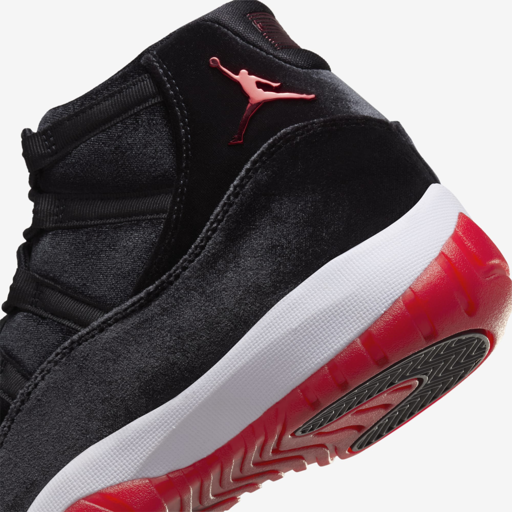 (Women's) Air Jordan 11 Retro 'Bred Velvet' (2024) DB5457-061